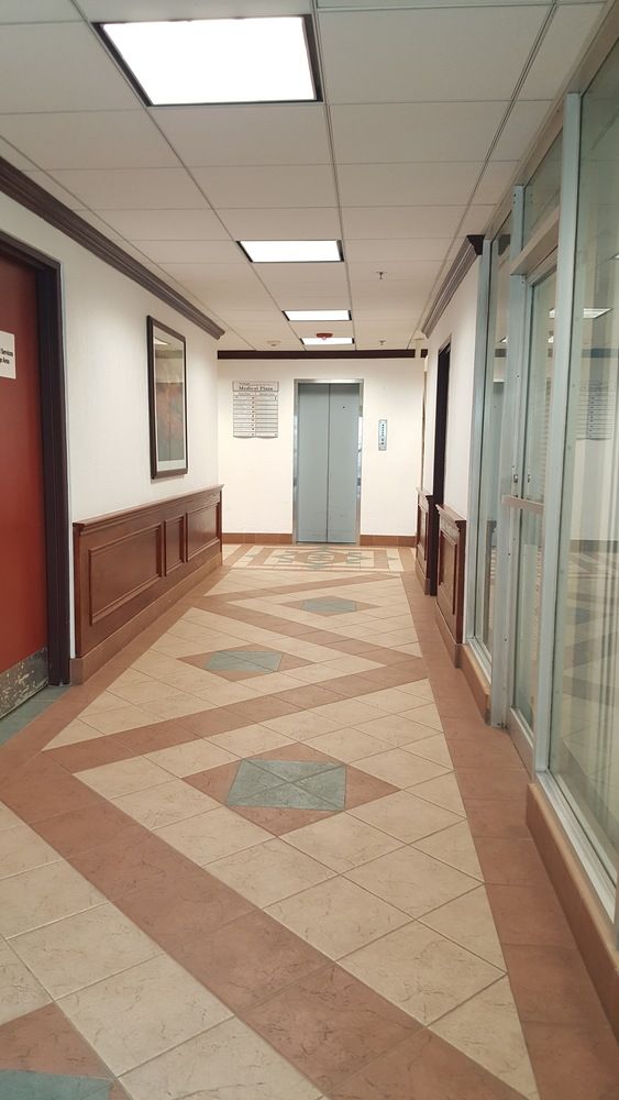 Waukegan Medical Plaza : 1616 Grand Ave. , Waukegan, IL 60085